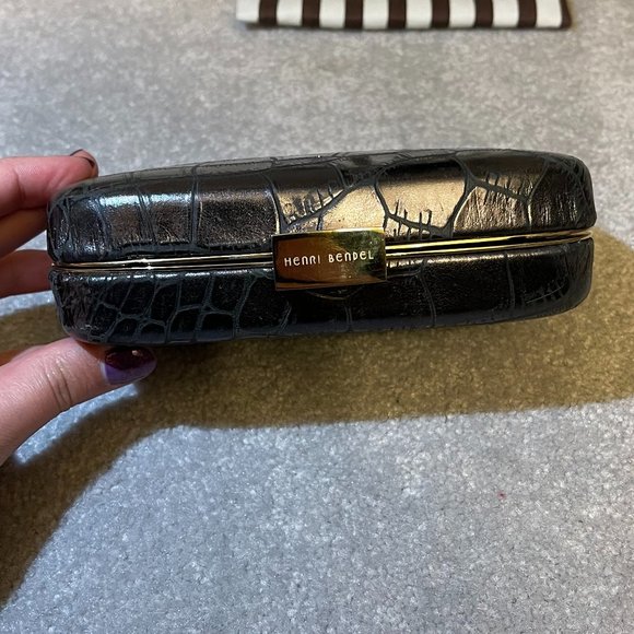 Henri Bendel Grey Snake Pattern Clutch Crossbody - Picture 7 of 9